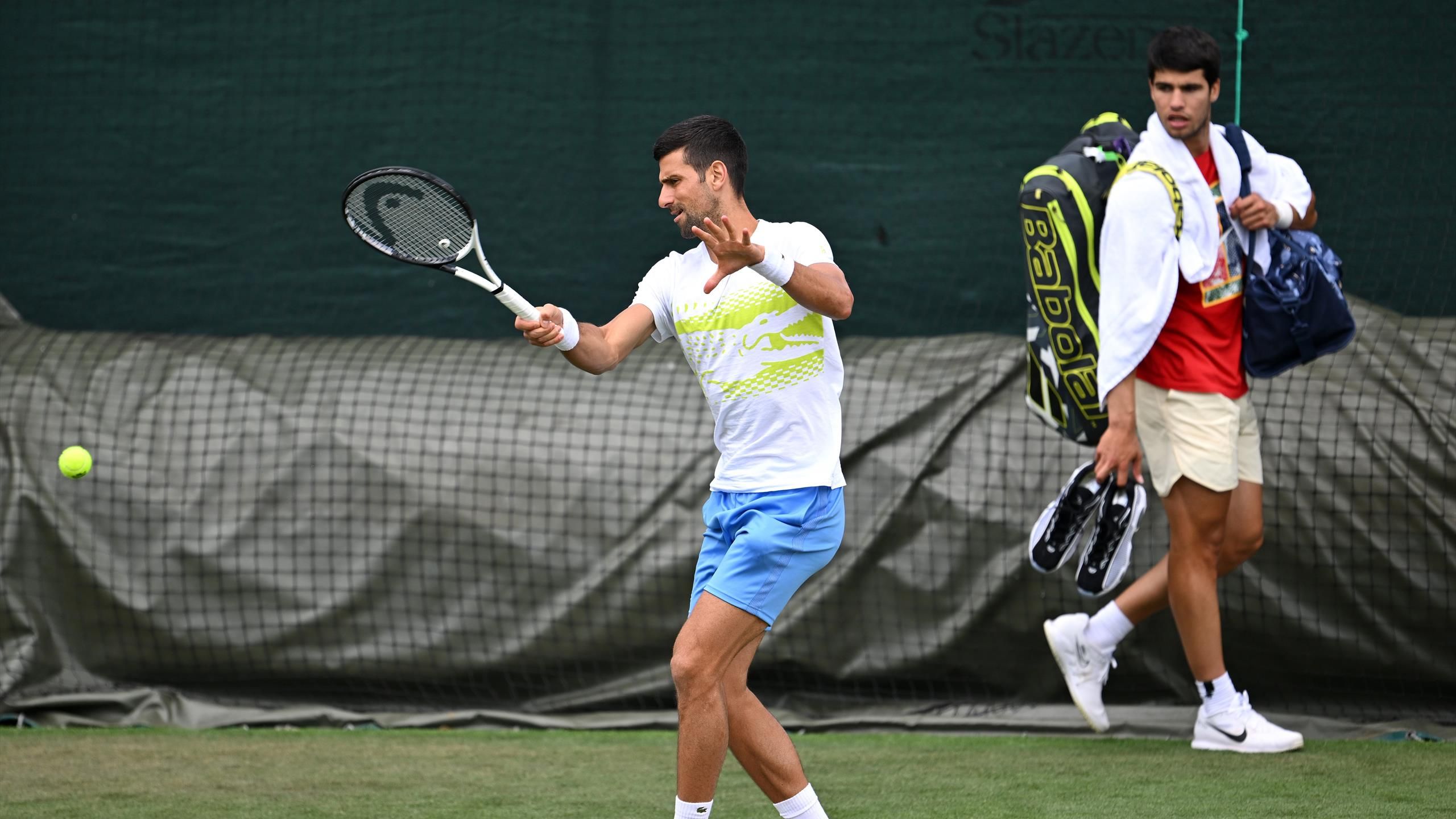 Wimbledon - Alcaraz sur la polémique avec son père et Djokovic : "Probablement vrai qu'il ait filmé la session"