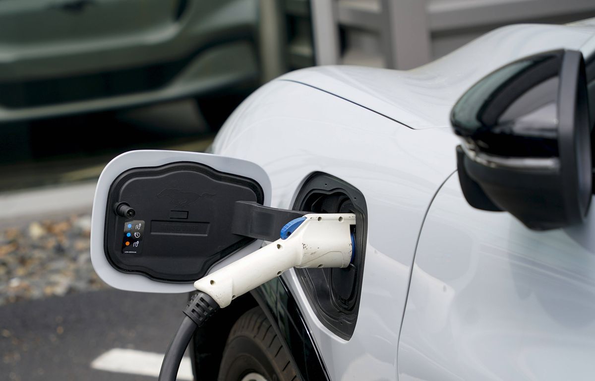 Recharger sa voiture électrique en roulant pourra bientôt être possible sur l'A10