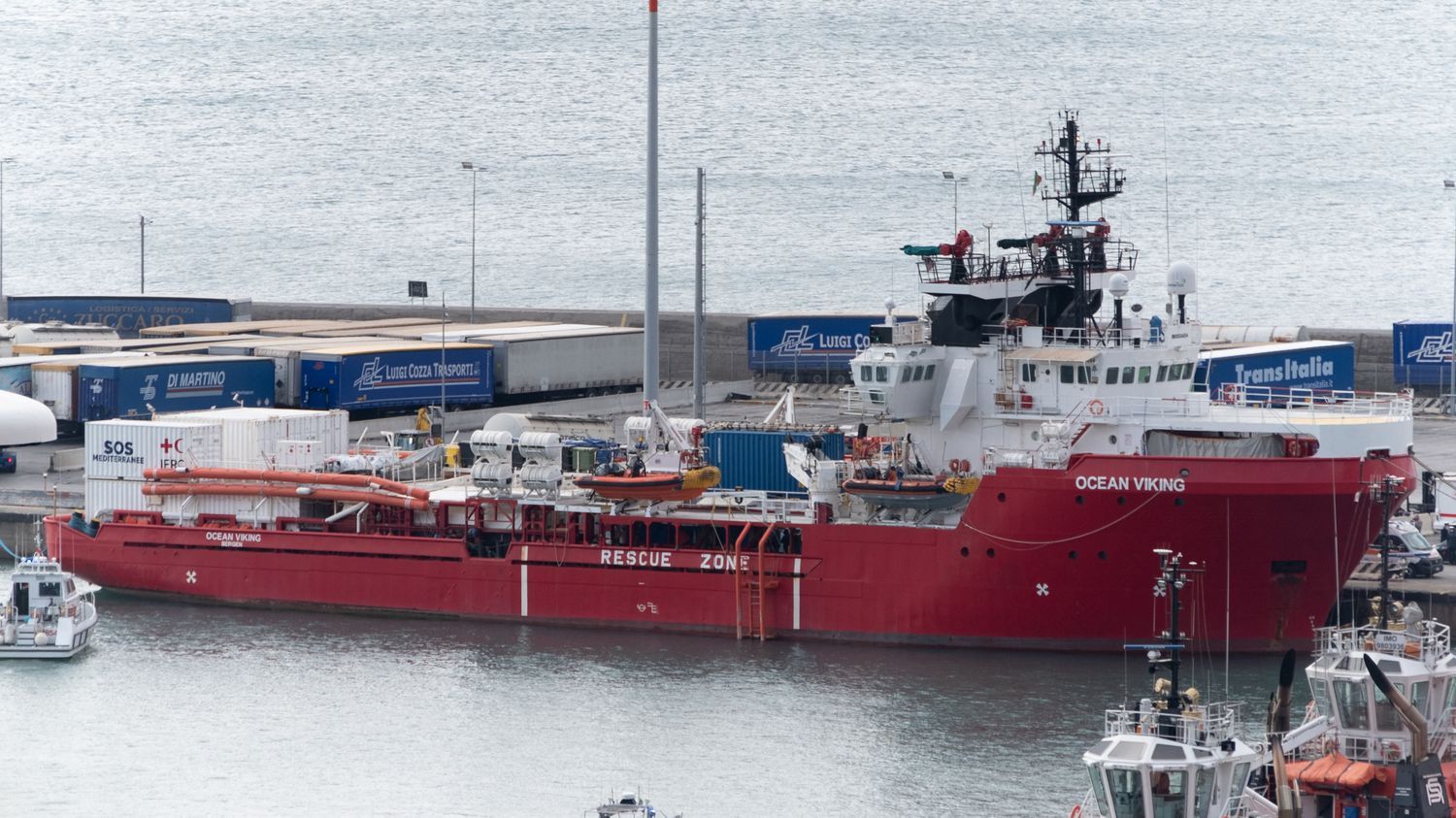 Migrants : Rome immobilise le navire humanitaire de SOS Méditerranée pour des "problèmes techniques et administratifs"