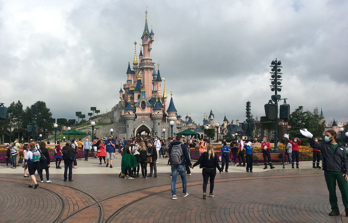 Disneyland Paris : Le nouveau Pass annuel fait grogner les adhérents