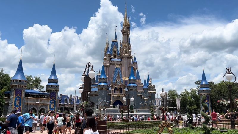 What's behind the summer slump at Disney World and Universal Orlando