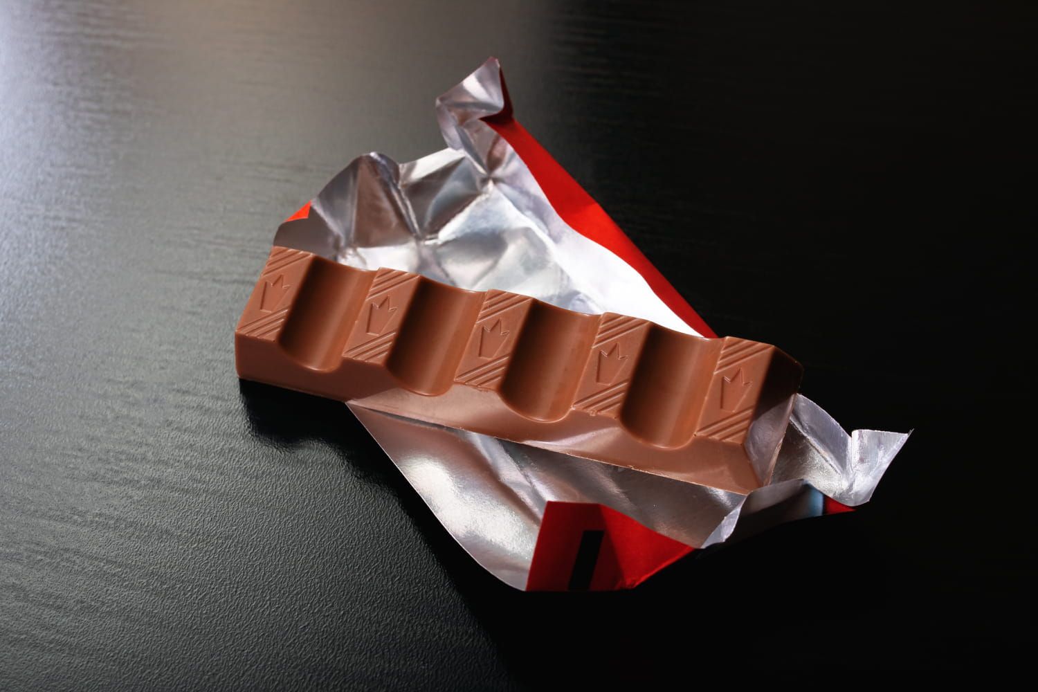 Salmonelles dans les Kinder ? Ferrero referme son usine d'Arlon