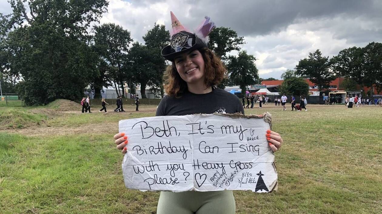 On a retrouvé Pauline qui a chanté avec Gossip aux Vieilles Charrues : "Le plus beau jour de ma vie"