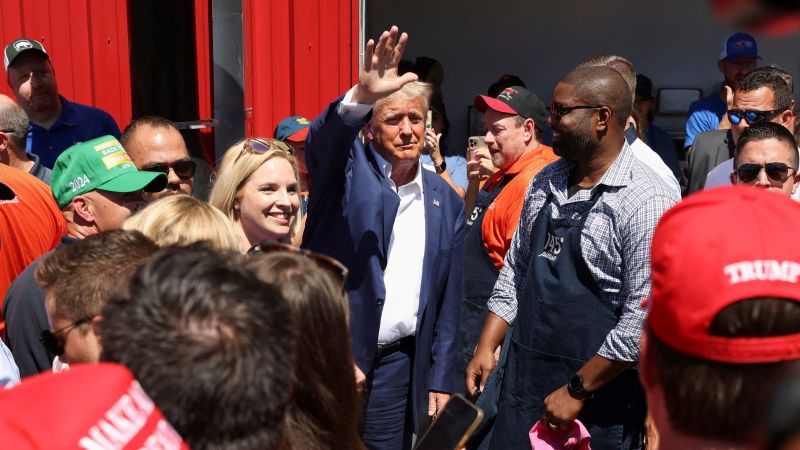 Trump seizes the spotlight at Iowa State Fair