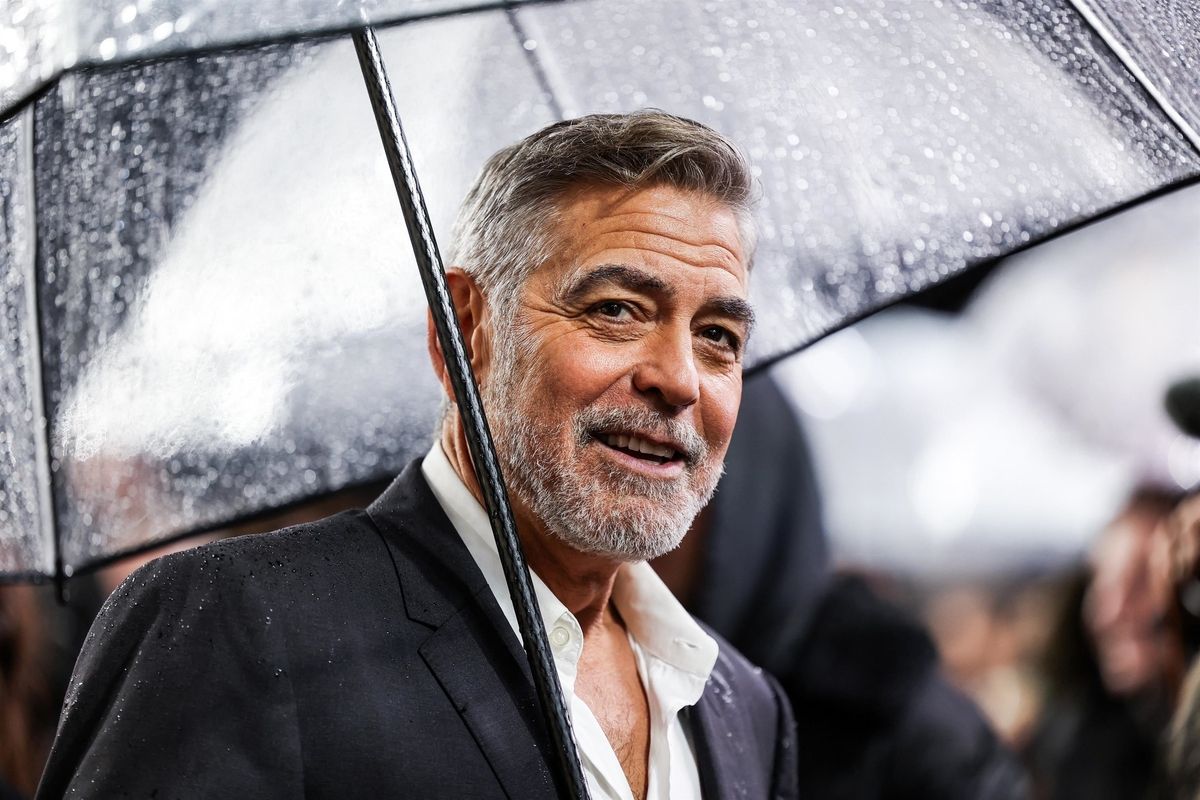 “Va te faire f*utre” : George Clooney perd ses nerfs en pleine interview, la réaction de Brad Pitt vaut le détour