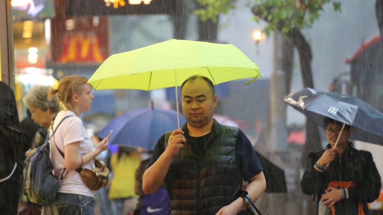 天文台今晨3時55分發黃雨警告 九龍城雨量逾70毫米或嚴重水浸