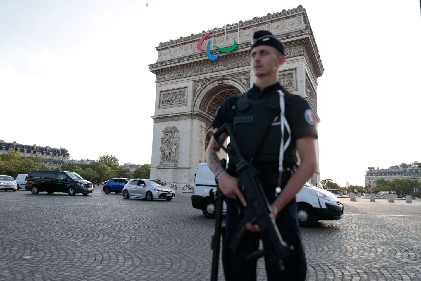 Paris 2024 : plus de 4 000 policiers mobilisés pour la " parade des champions " sur les Champs-Elysées