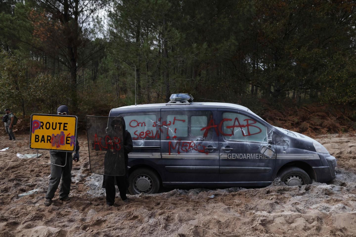 LGV Bordeaux-Toulouse : une perquisition menée sur le camp des opposants au projet après des dégradations