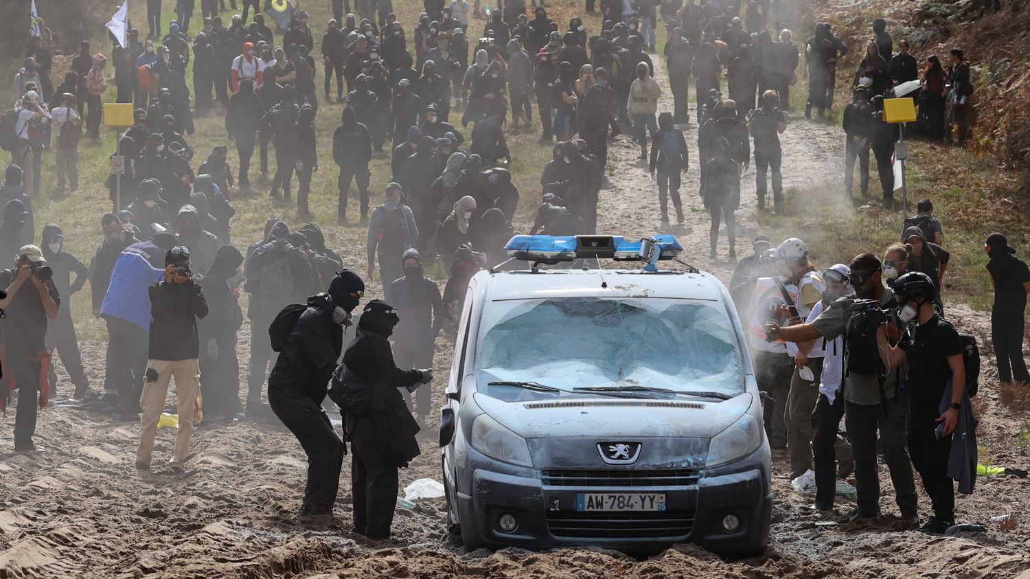 Mobilisation contre la LGV Sud-Ouest : une perquisition menée sur le camp des opposants après la dégradation d'un véhicule de gendarmerie