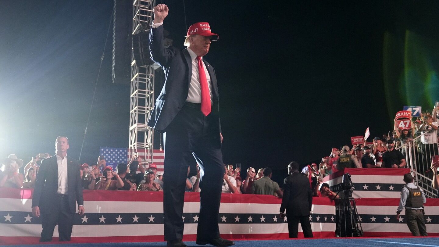 Man with loaded gun arrested at checkpoint near Trump's rally in California