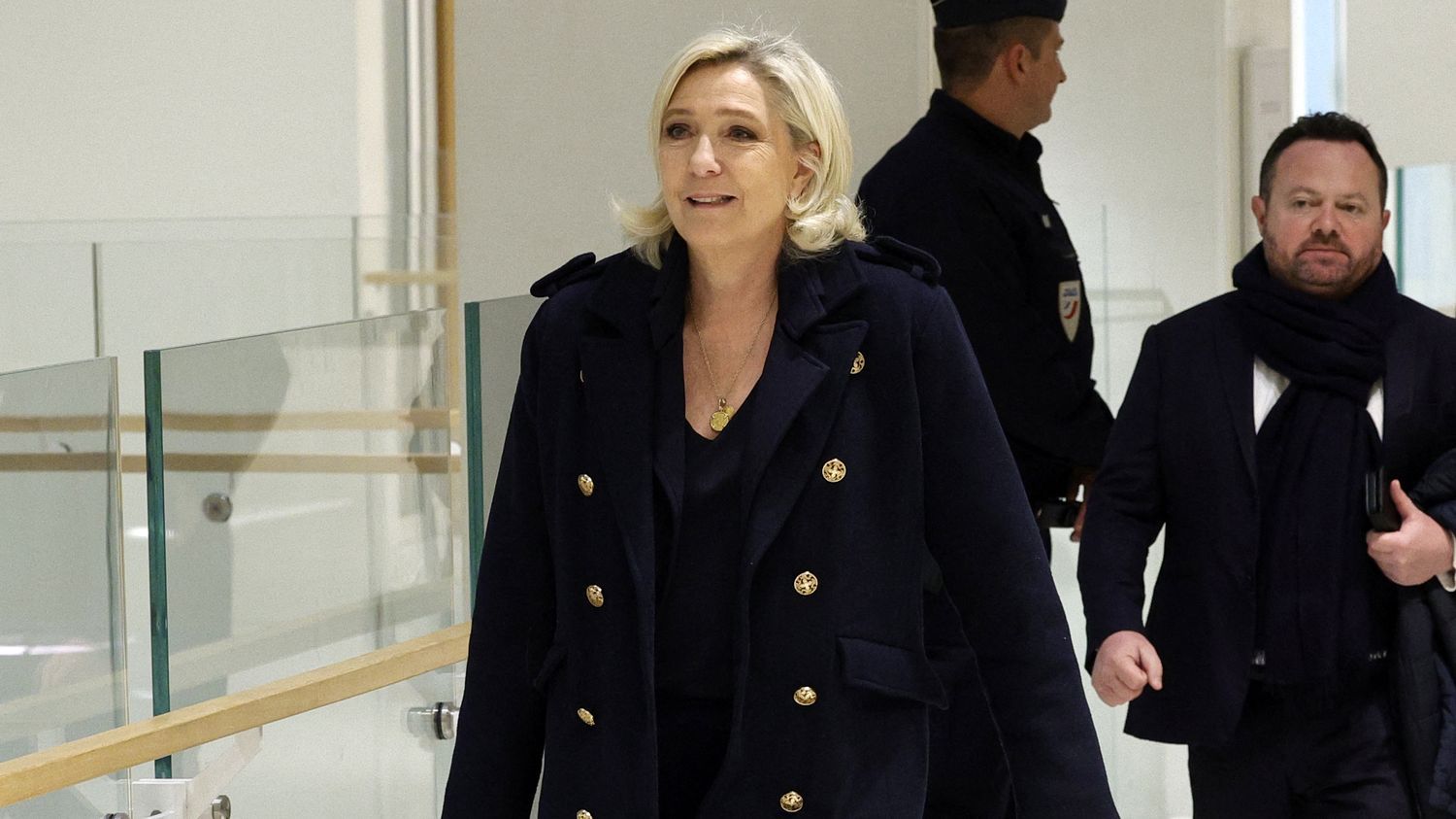 Procès des assistants parlementaires du FN : cinq ans de prison dont trois avec sursis et cinq ans d'inéligibilité requis contre Marine Le Pen