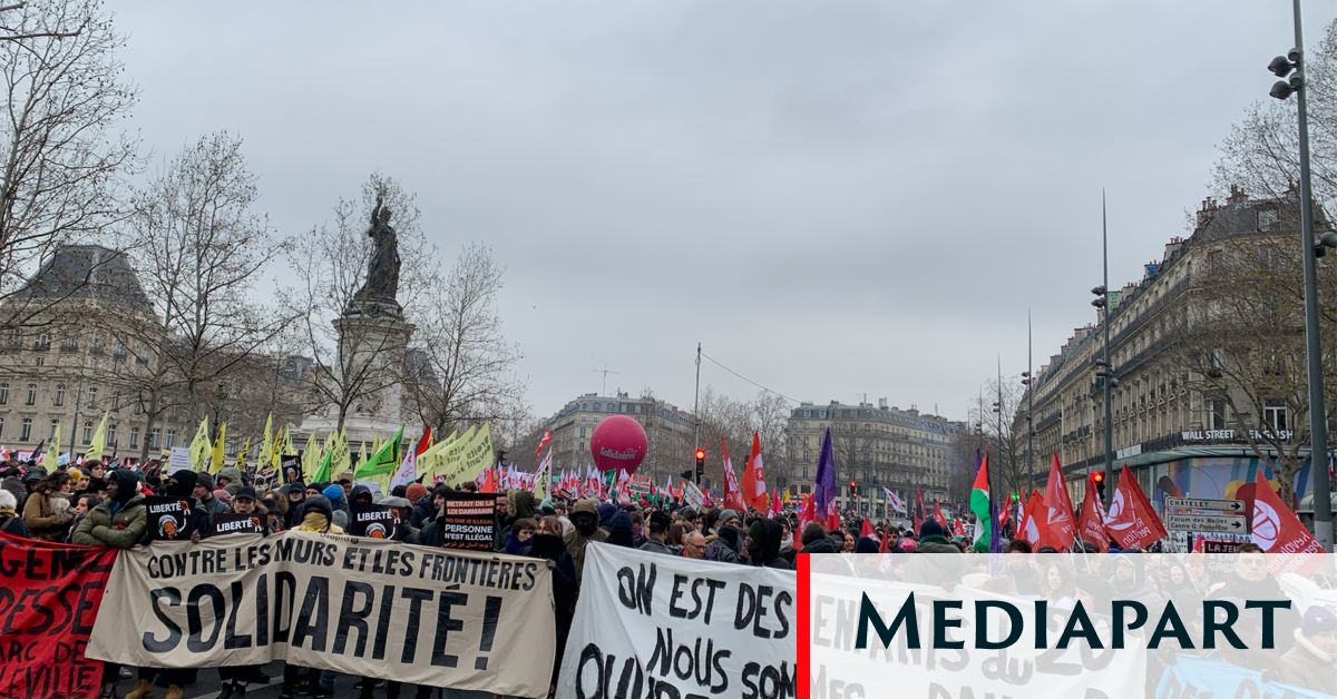 Loi immigration : des milliers de personnes défilent en France contre une " loi scélérate "