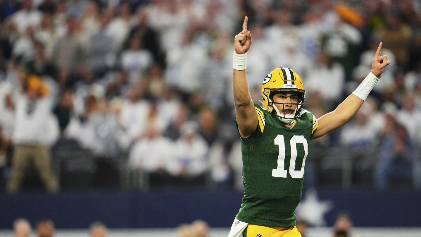 Packers upset Cowboys 48-32, leaving Jerry Jones with some large decisions