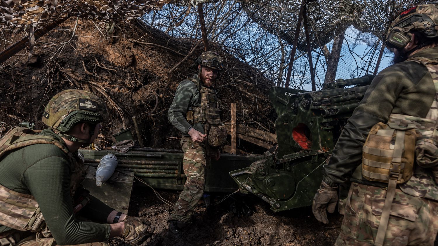 L'armée ukrainienne commence à manquer de munitions faute d'aide américaine, selon la Maison Blanche