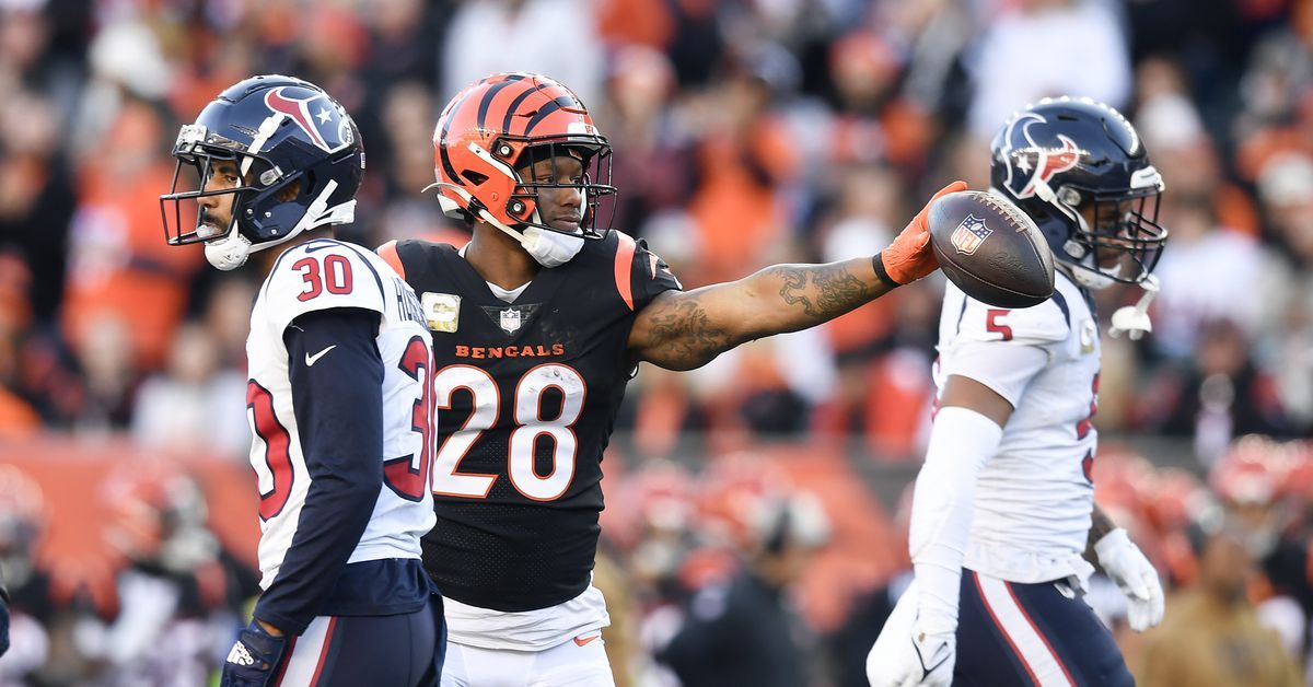 Texans give Joe Mixon a big raise in new contract after trade by Bengals