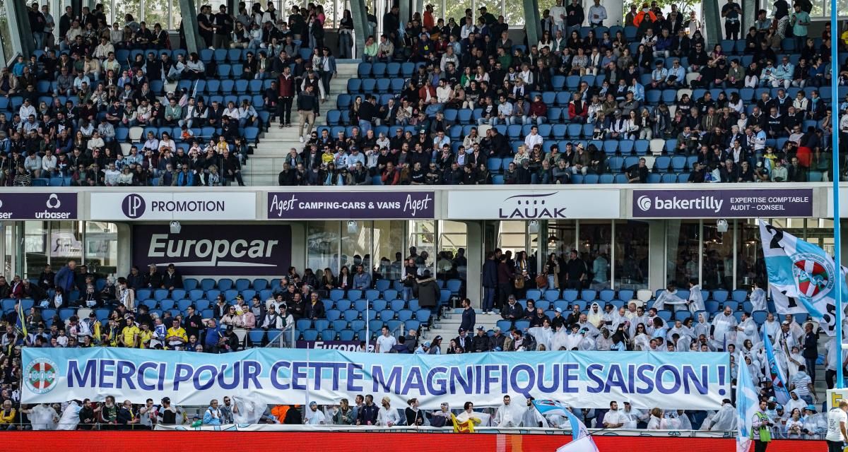 Insolite : Un homme nu, fait des roulades dans un stade de TOP 14 à la fin d’un match