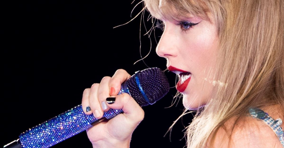 Taylor Swift Confirmed Her NFL Allegiance During Concert Friday Amid Lyric Debate