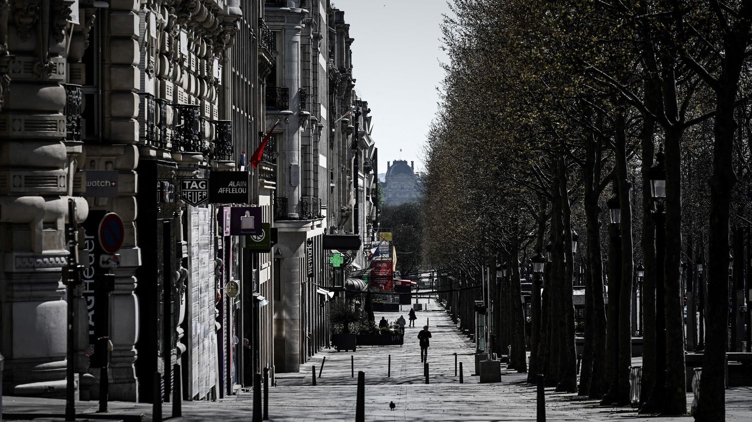 Paris : un homme tué par arme à feu à proximité des Champs-Élysées, l'auteur en fuite