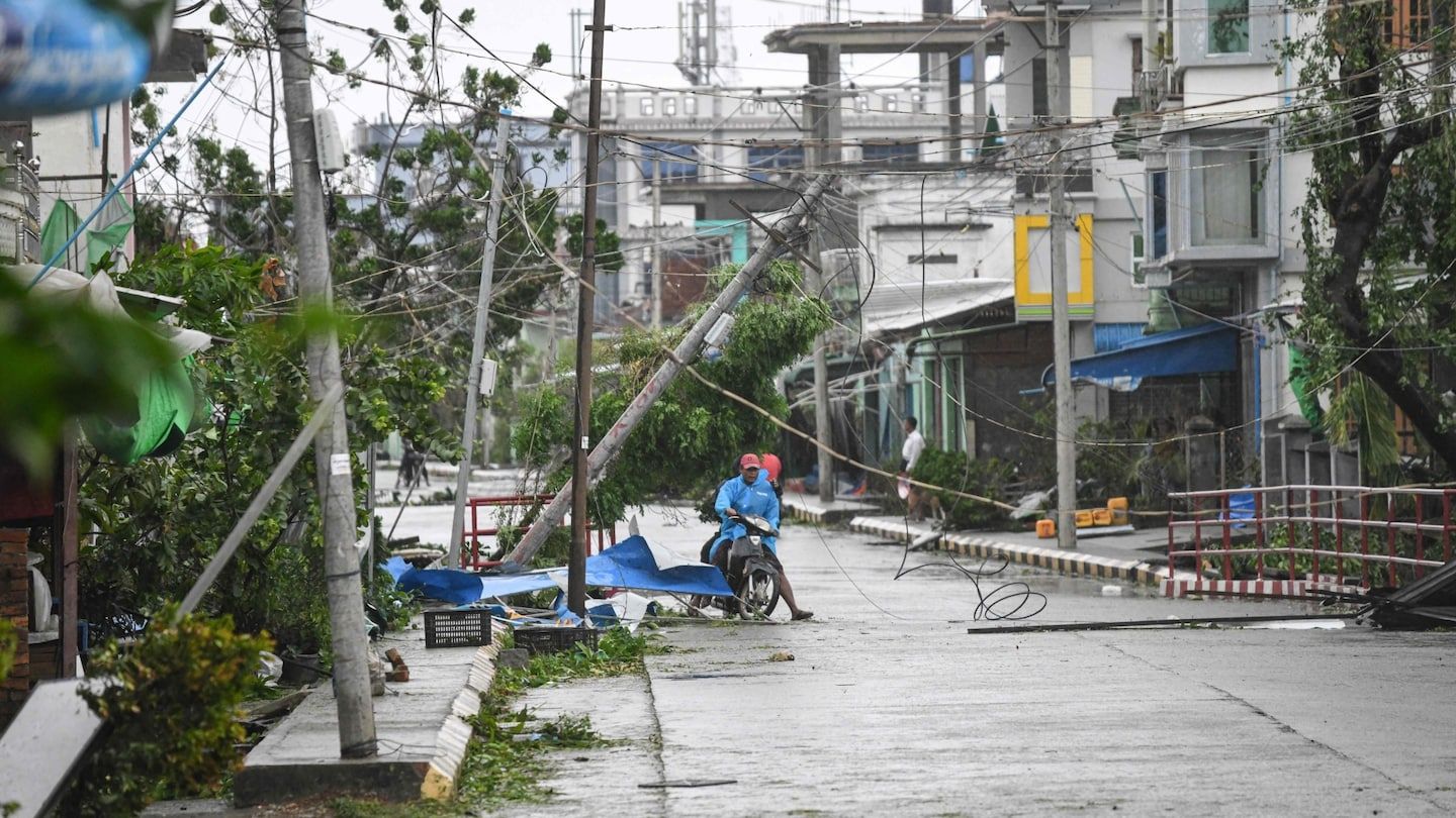 Cyclone Mocha makes landfall in Myanmar, near Bangladesh