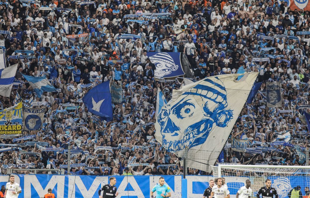 L'ado agressé parce qu’il portait le maillot de l'OM en a reçu un nouveau... dédicacé !