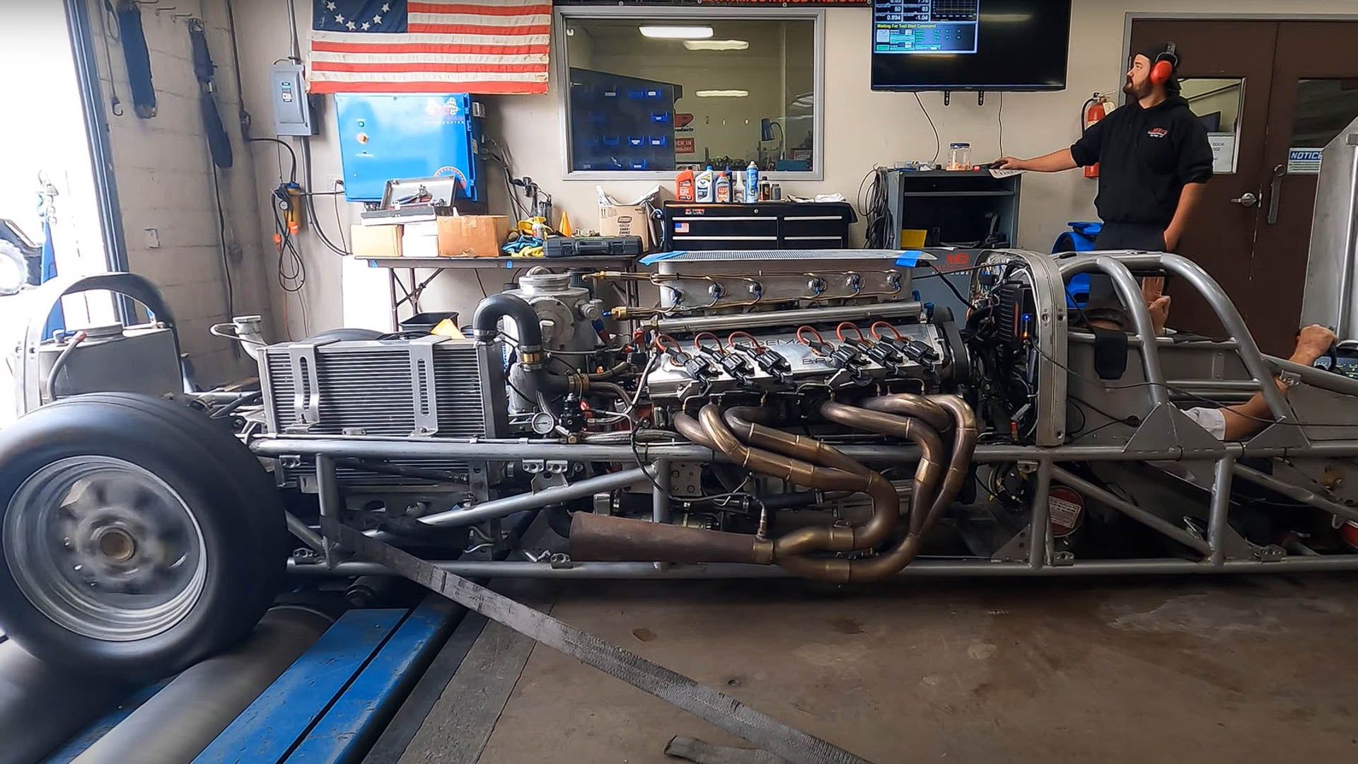 Land Speed Car With Homemade V12 Sounds Silly on the Dyno