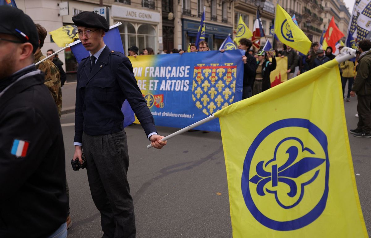 A Paris, l'Action française mobilise environ 500 personnes pour rendre hommage à Jeanne d'Arc