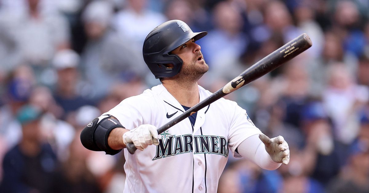 Mariners made the necessary adjustments, win big in second straight game over Miami