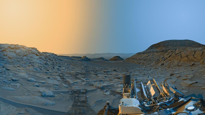 Curiosity rover captures colorful postcard of Mars