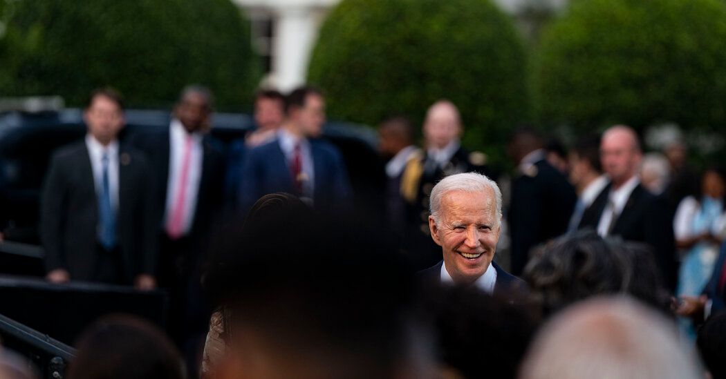 In Legal Peril, Trump Tries to Shift the Spotlight to Biden