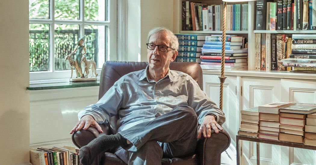 Robert Gottlieb, Eminent Editor From le Carré to Clinton, Dies at 92