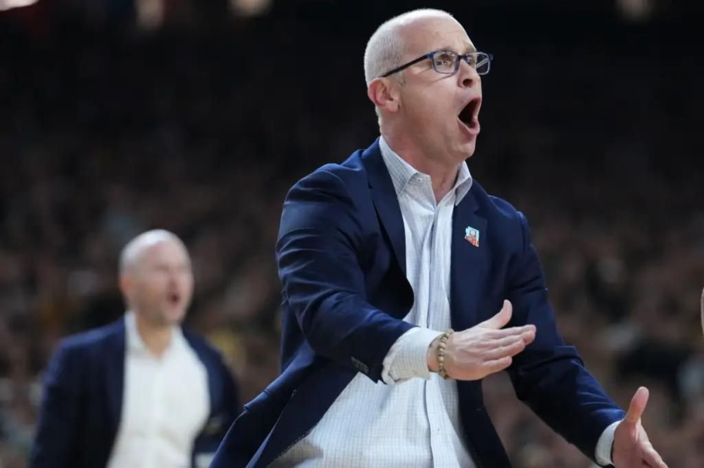 Dan Hurley’s new UConn contract revealed after turning down Lakers