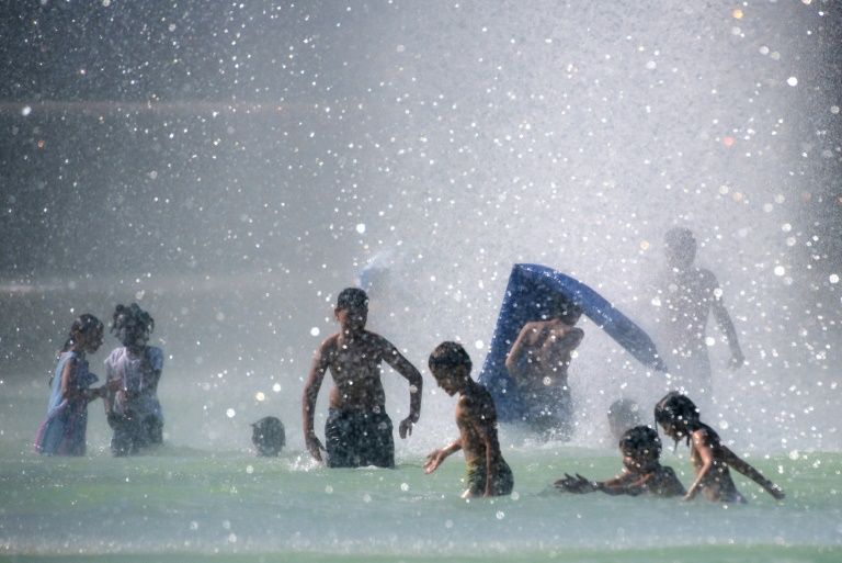 Le Monde Frappé Par De Vastes Vagues De Chaleur