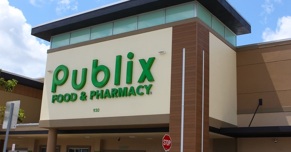 Lionel Messi poses for selfies at Publix supermarket in Miami