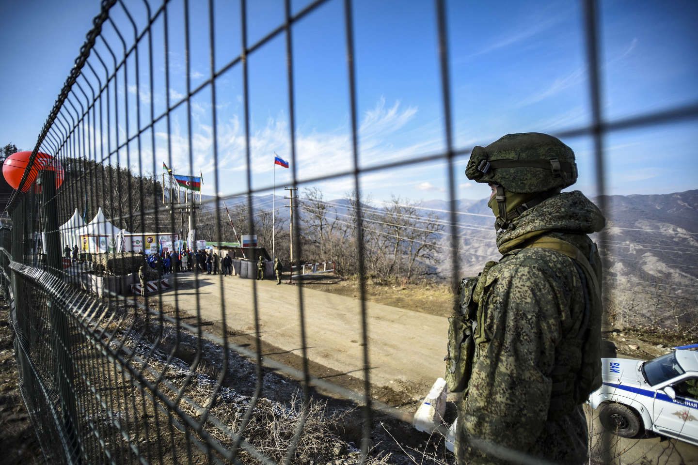 Haut-Karabakh : des milliers de personnes manifestent pour demander l’ouverture du corridor vers l’Arménie