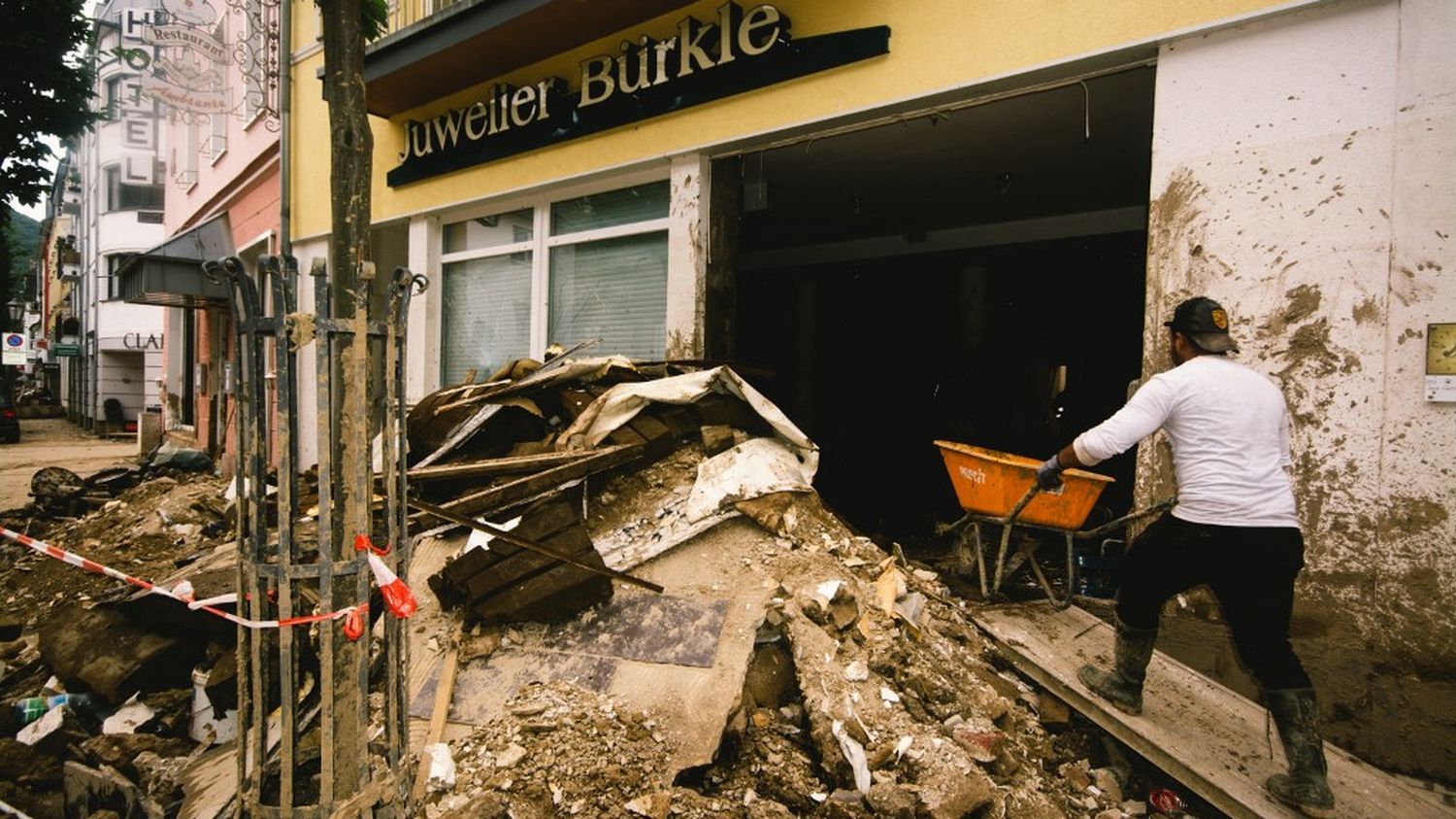 "On n'arrête pas d'y penser, je pleure beaucoup" : en Allemagne, deux ans après les inondations meurtrières, la lente reconstruction des communes