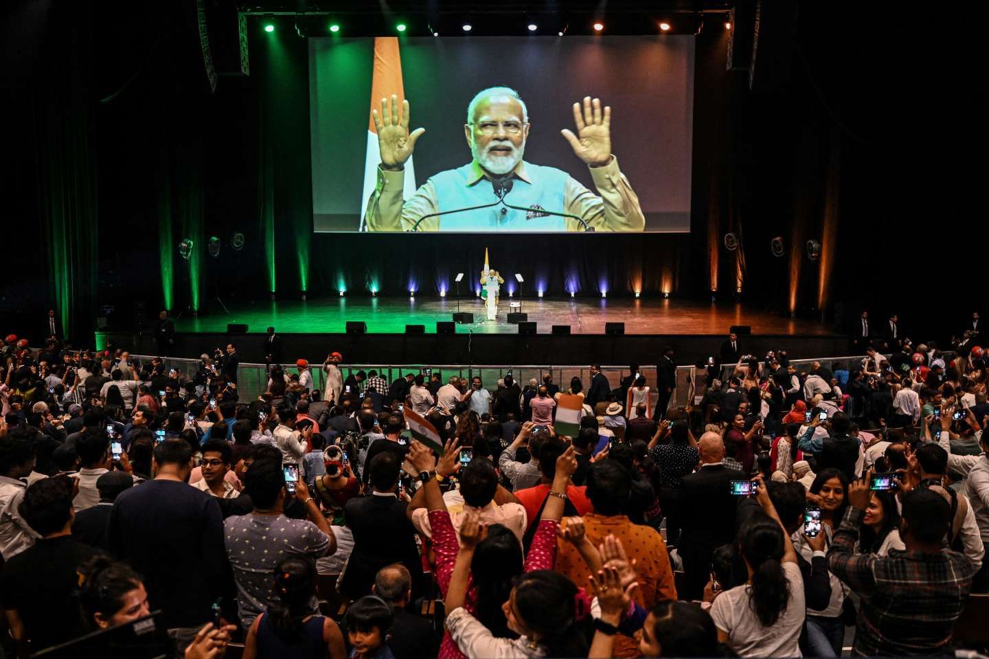 Le tribun Narendra Modi enflamme son auditoire à Paris