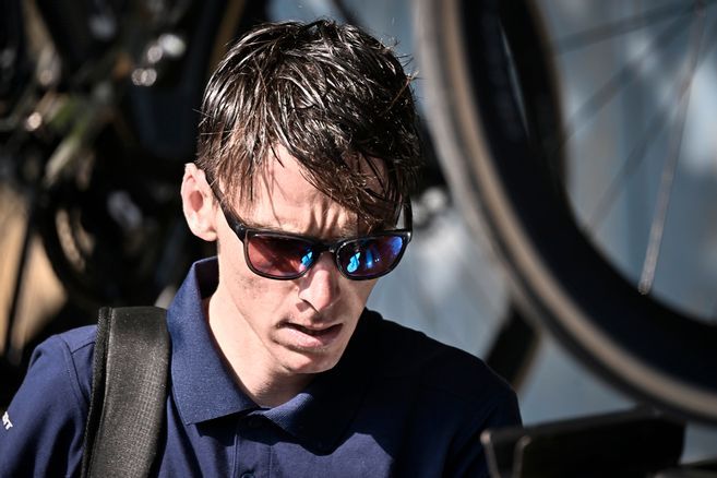 "Cela vire au calvaire" : Romain Bardet explique pourquoi il est "lâché dans toutes les côtes" sur le Tour de France