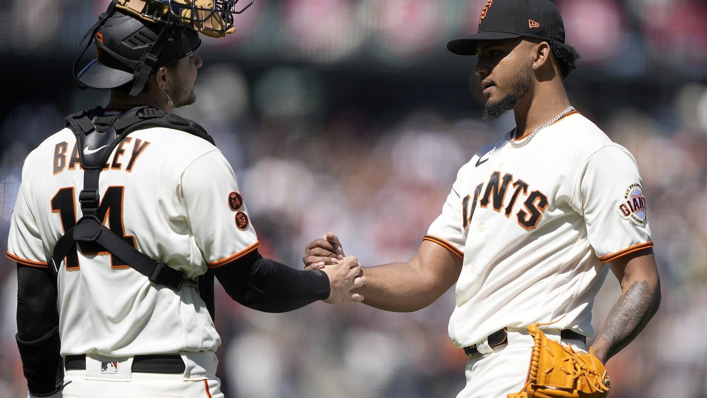 How to watch the San Francisco Giants vs Pittsburgh Pirates: TV/live stream info, full Sunday MLB schedule