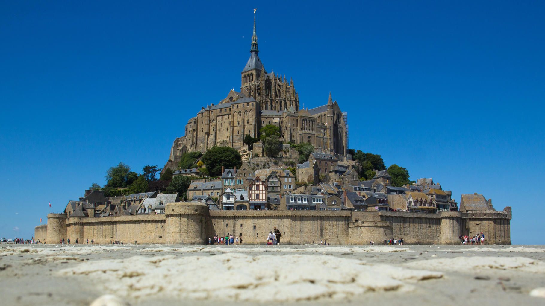 Le Mont-Saint-Michel en Bretagne ? Le Conseil européen fâche les Normands sur Instagram