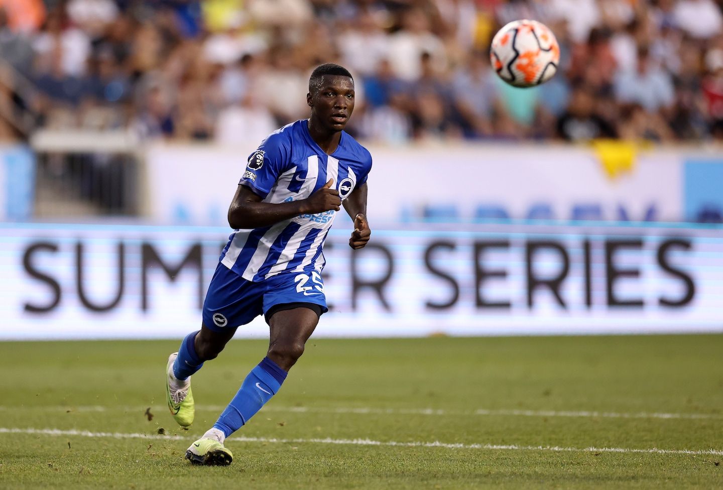 Moisés Caicedo leaves Brighton for Chelsea