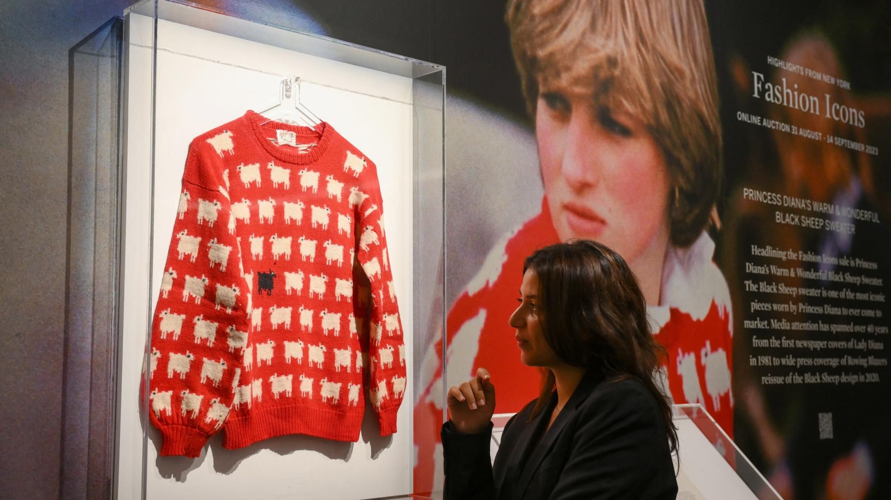 Le " pull aux moutons " de Lady Diana vendu aux enchères pour plus d’un million d’euros