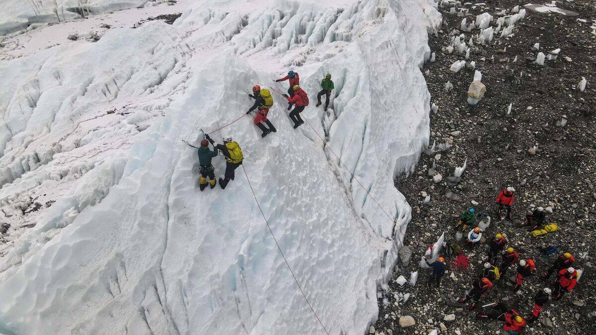 " Je lui ai dit, tu vas en baver " : avant Inoxtag, Nadir Dendoune avait aussi gravi l’Everest