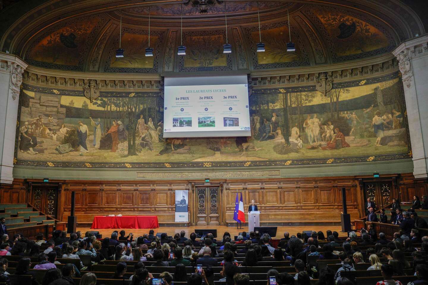 A la remise des prix Samuel-Paty, les professeurs d’histoire-géographie entre tristesse et colère : " Notre métier est tellement méprisé "