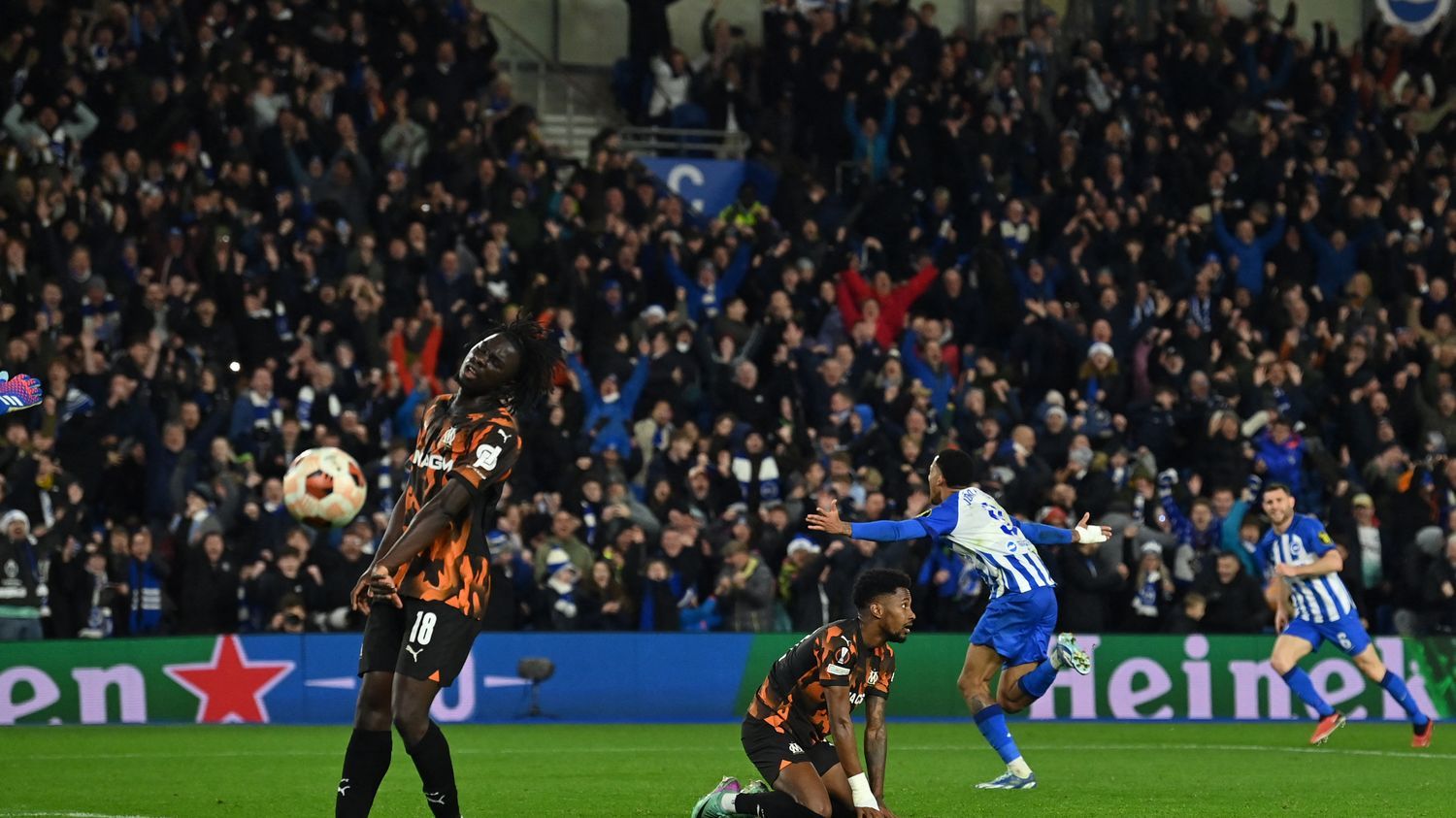 Ligue Europa : battu par Brighton, l'OM devra passer par les barrages