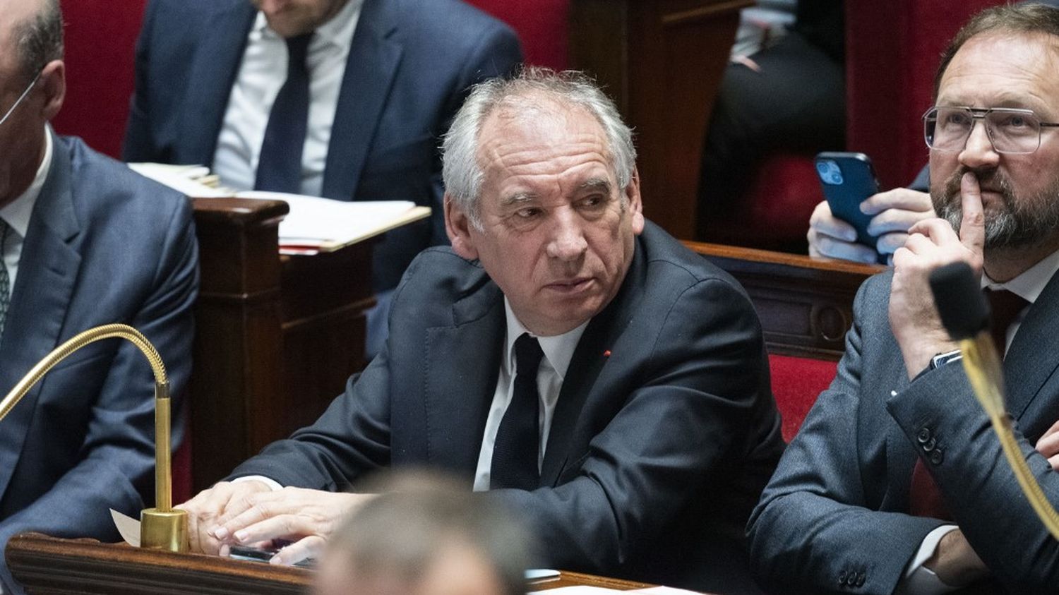 François Bayrou se dit "prêt à renoncer" à la suppression de 4 000 postes dans l'Education nationale