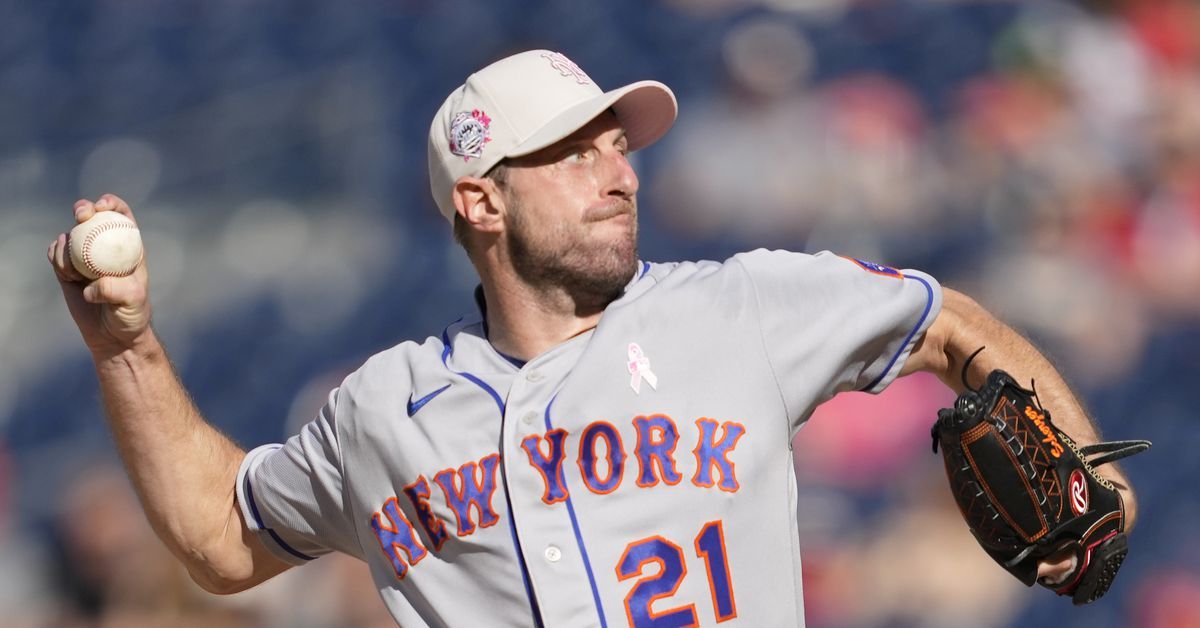 Mets score eight runs in one inning, beat Nationals