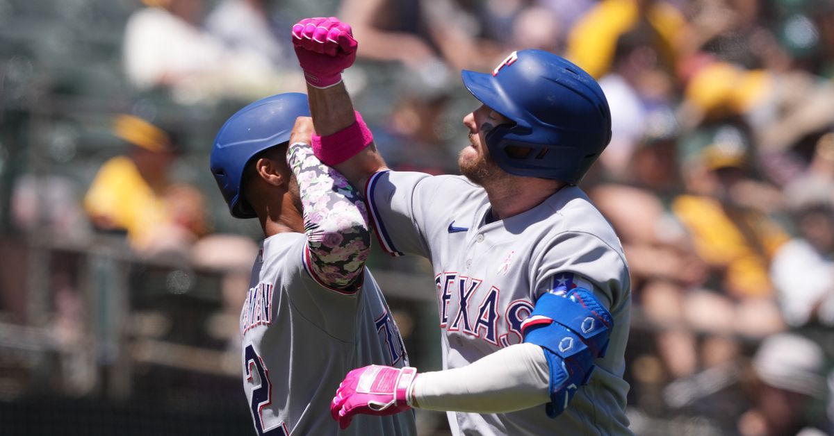 25-15 - Rangers love their mothers, beat A’s 11-3 in finale