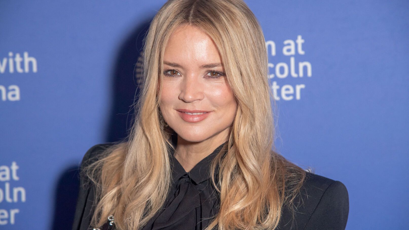 Virginie Efira enceinte pour la deuxième fois : elle dévoile son impressionnant baby bump de manière surprenante