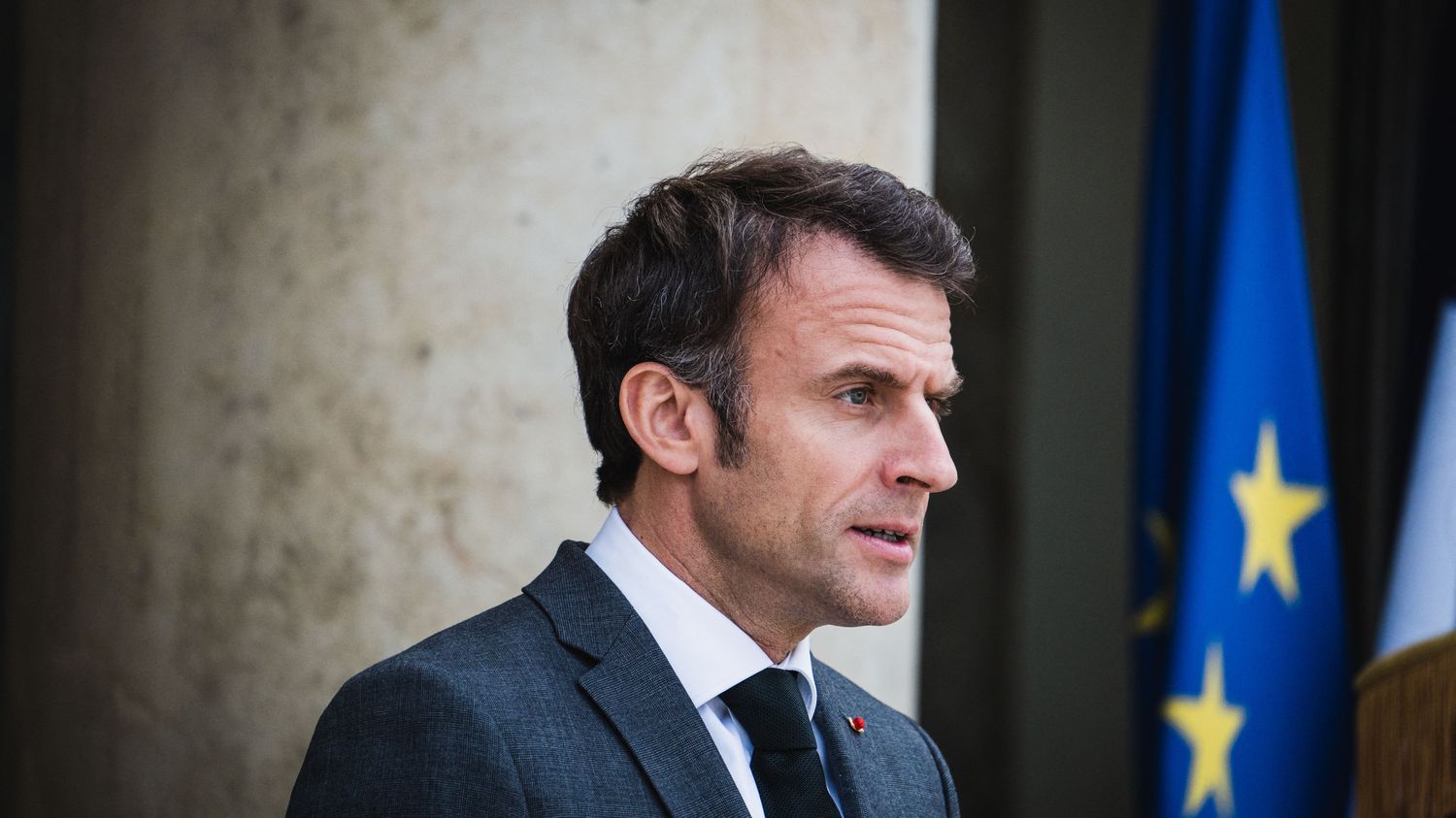 Emmanuel Macron veut "concentrer" deux milliards d'euros de baisses d'impôts sur "les classes moyennes" d'ici à 2027