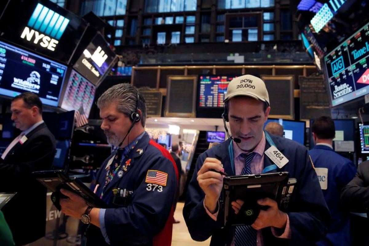 Wall Street dans le désordre, le mur de la dette et les ventes au détail attendus